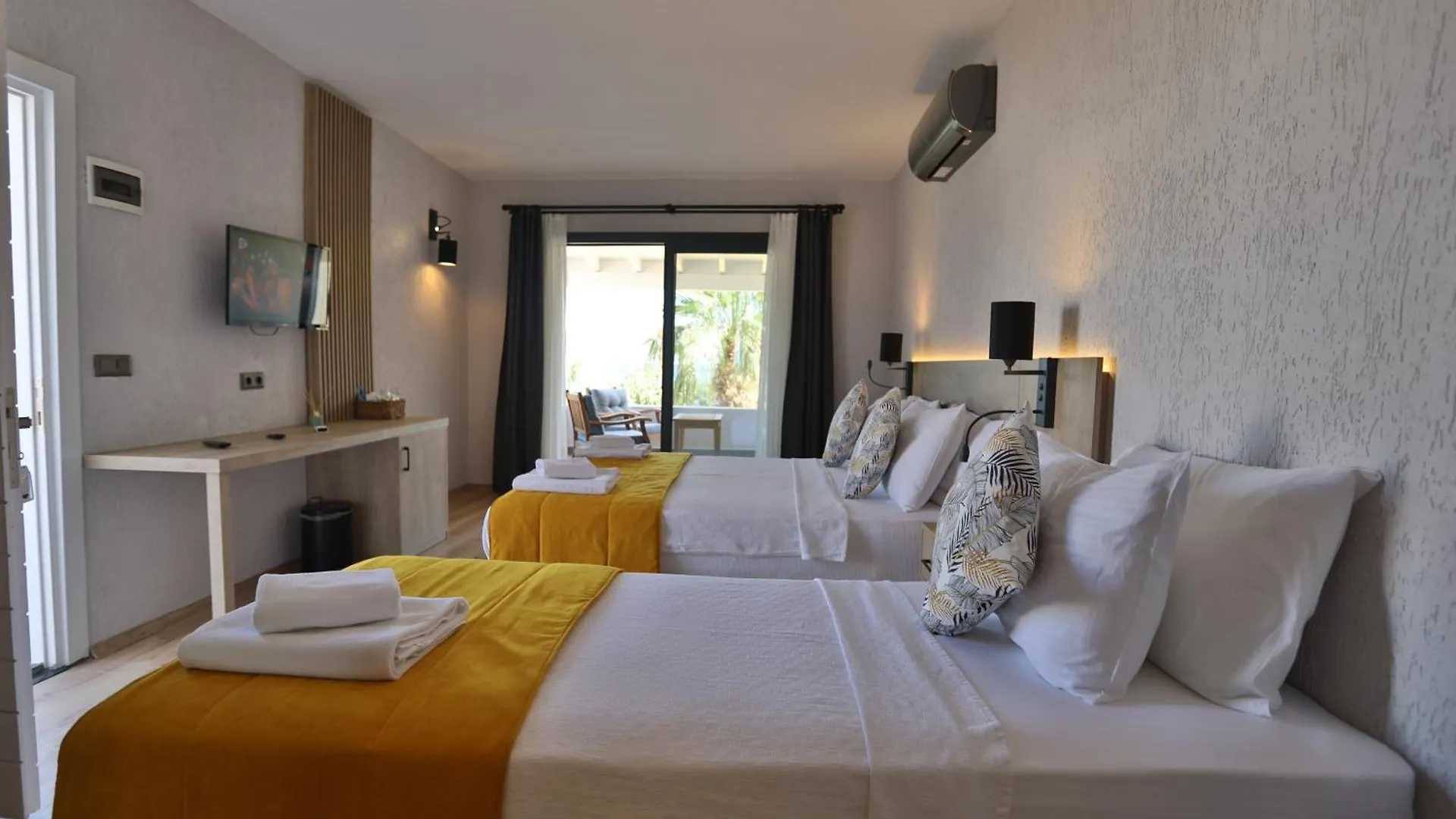 Ali'S Hotel Beach Bodrum
